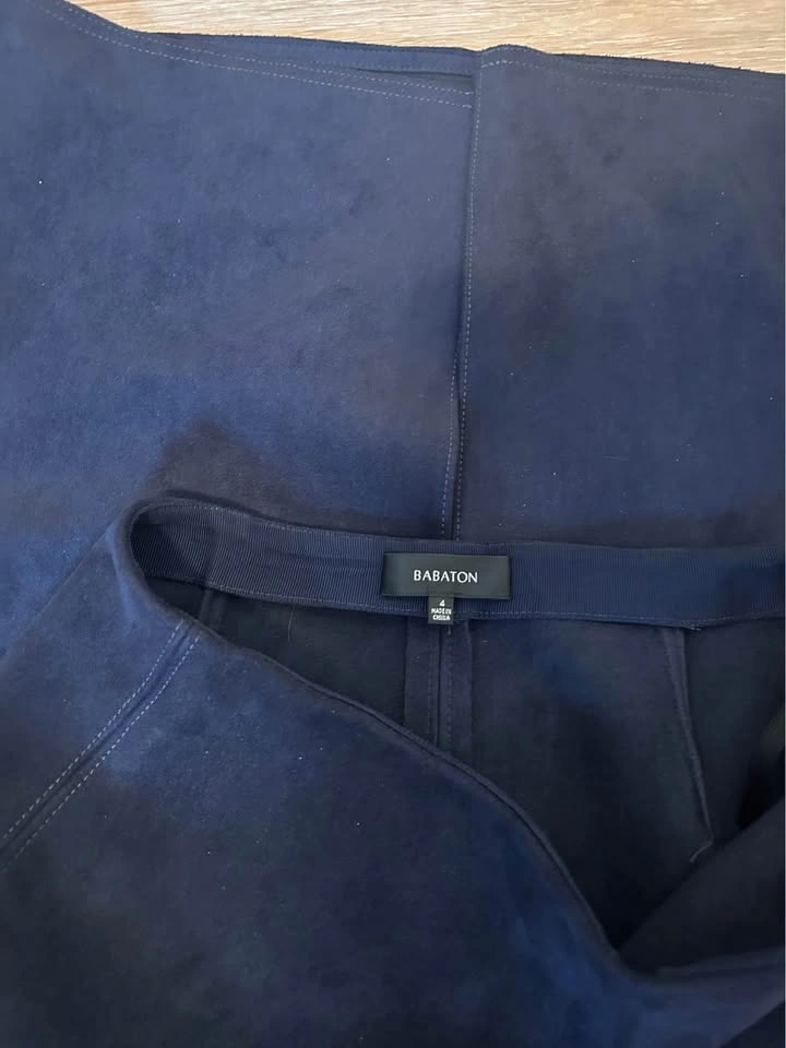 Babaton Aritizia size 4 suede skirt - photo 3