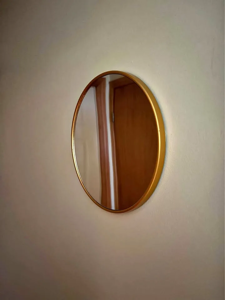 Mirror thumbnail