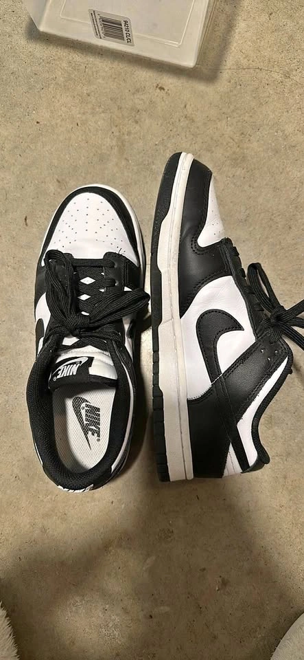 Nike Panda Dunks