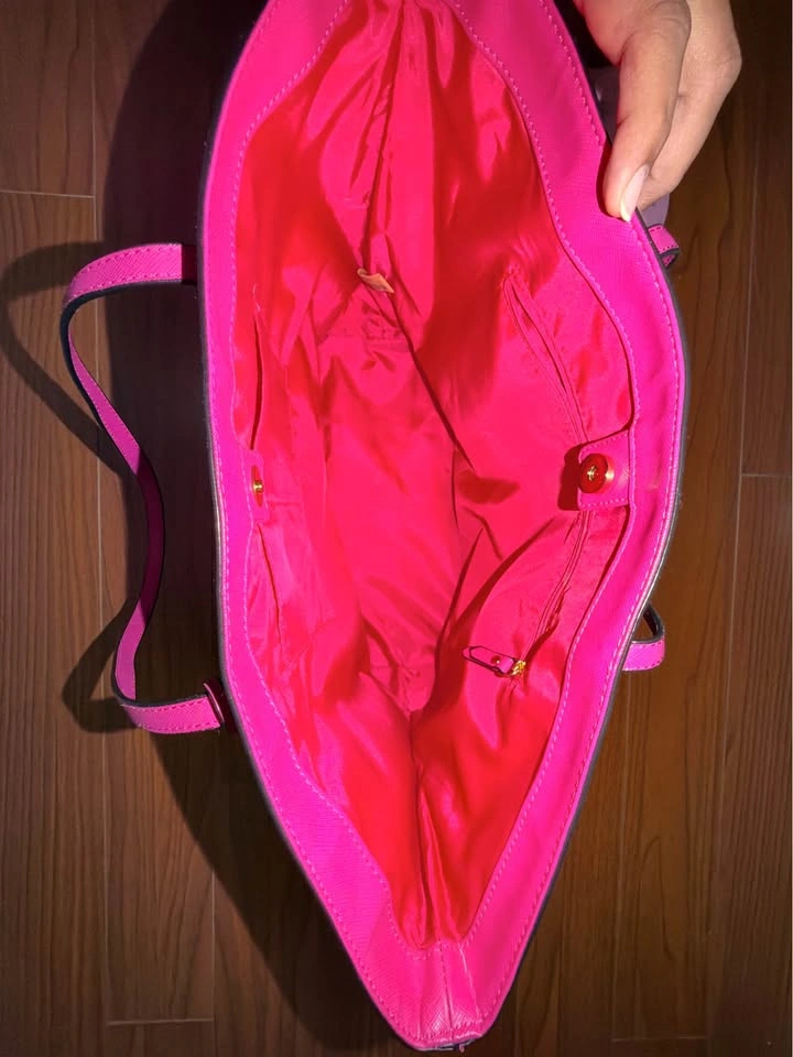 Victoria's Secret Cute and Spacious Pink Tote Bag - photo 3