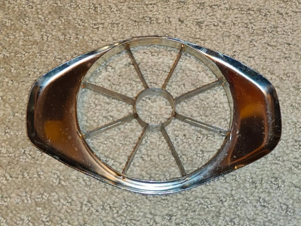 Stainless Steel Apple Corer & Slicer Cutter - photo 2