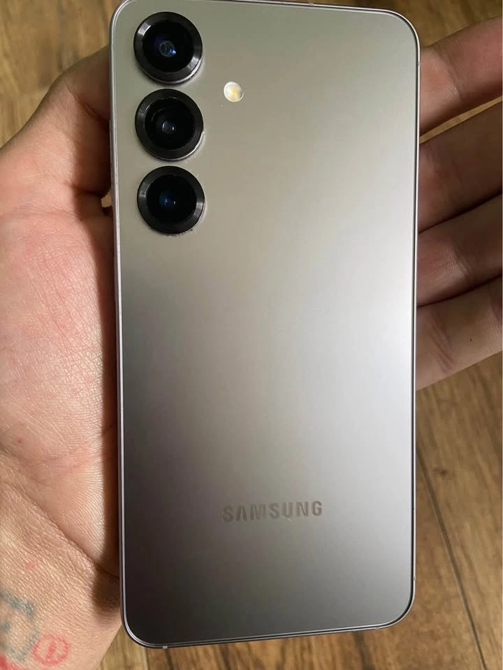 Samsung S25 📱Excellent Condition - photo 3
