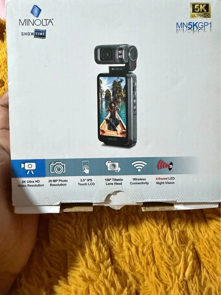 MN5KGP1 5K UHD/20 MP Handheld Pocket Camcorder