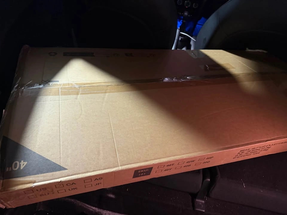 BEXEVUE Gaming Desk 40 inch with Power Outlet and LED Light - photo 2