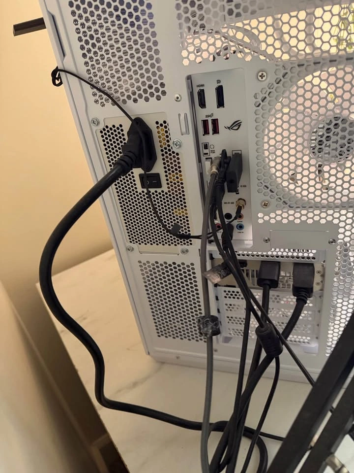 9060 XT gaming pc - photo 4