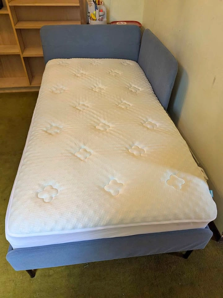 IKEA BLÅKULLEN Upholstered Twin Daybed with Mattress