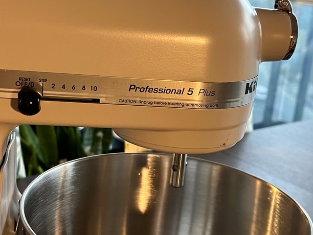 KitchenAid Professional 5 Plus Stand Mixer (Matte Milkshake) - photo 3