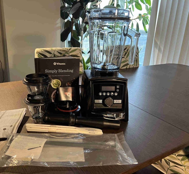 Vitamix A3500 Ascent Series Blender + Blending Cup & Bowl Kit