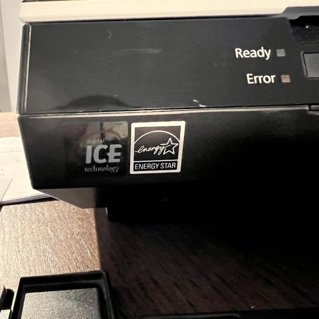 Epson Perfection V550 Photo Scanner - incl All Accessories - photo 4