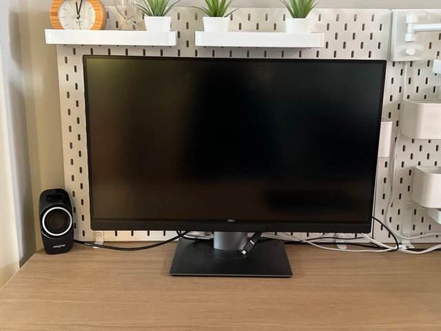 Dell UltraSharp 27" 4K PremierColor Monitor (UP2720Q) - photo 3