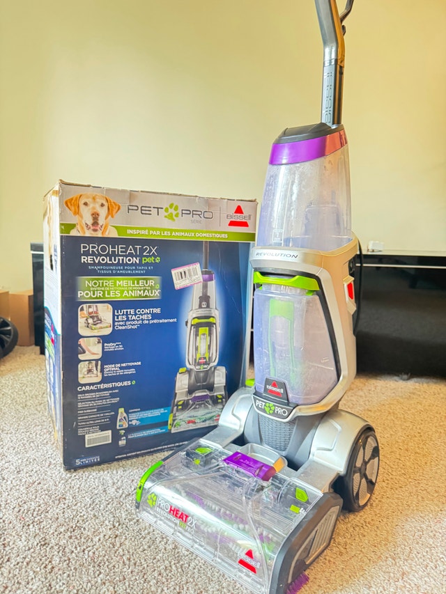 Vacuum Cleaner: Bissel Pet Pro