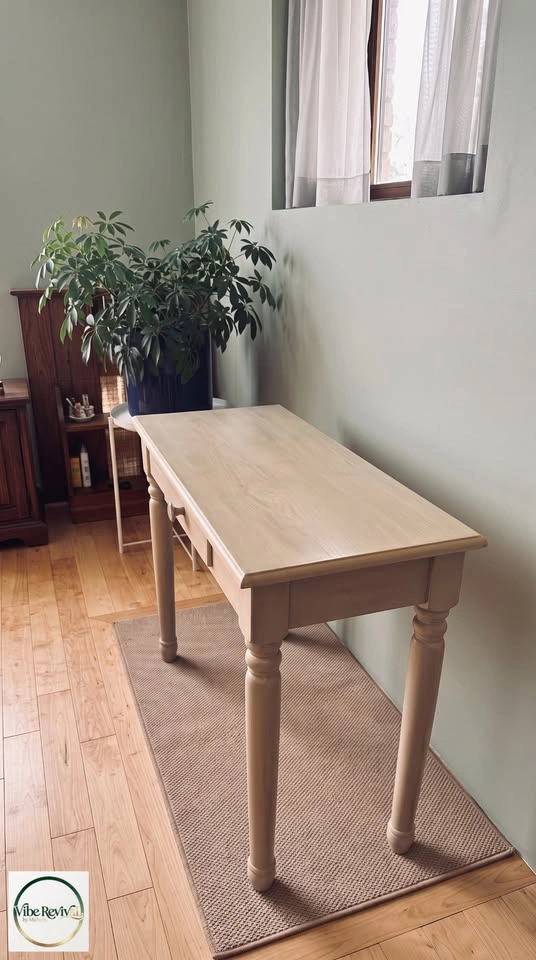 Elegant Farmhouse Entryway Sofa Table – Cathedral Taupe - photo 3