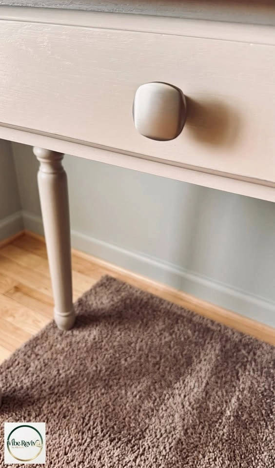 Elegant Farmhouse Entryway Sofa Table – Cathedral Taupe - photo 4