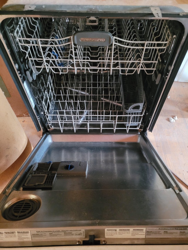 24" KitchenAid dishwasher - white (Used) - photo 2