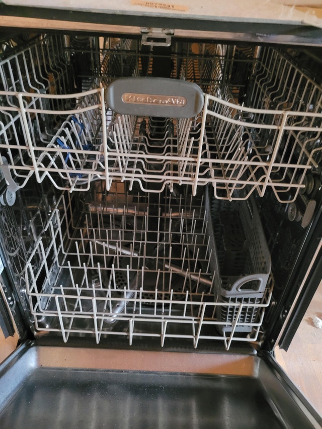 24" KitchenAid dishwasher - white (Used) - photo 4