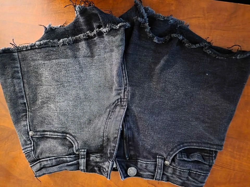 Women’s Stylish Denim Shorts - photo 3