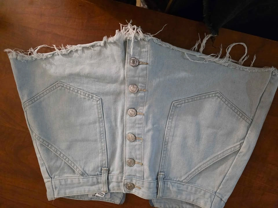 Women’s Stylish Denim Shorts - photo 5