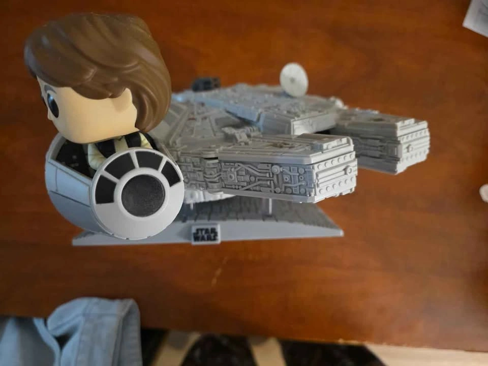 Star Wars Millennium Falcon with Han Solo Figure - photo 4