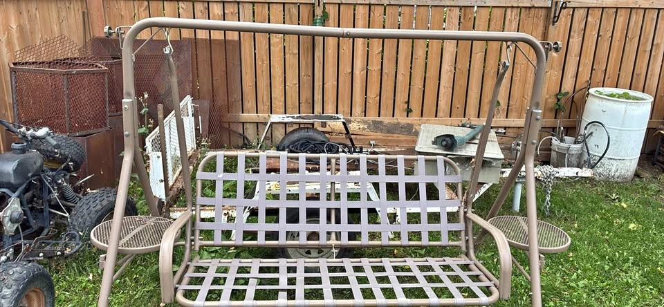 Backyard swing chair