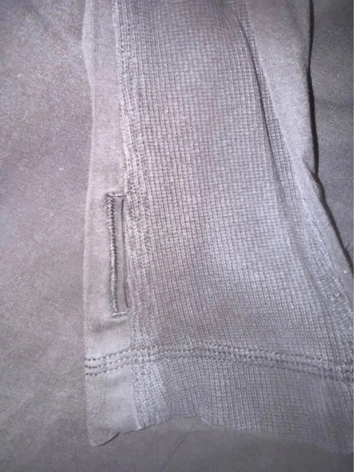Lululemon Wrap Hoodie in Black size 10 - photo 2