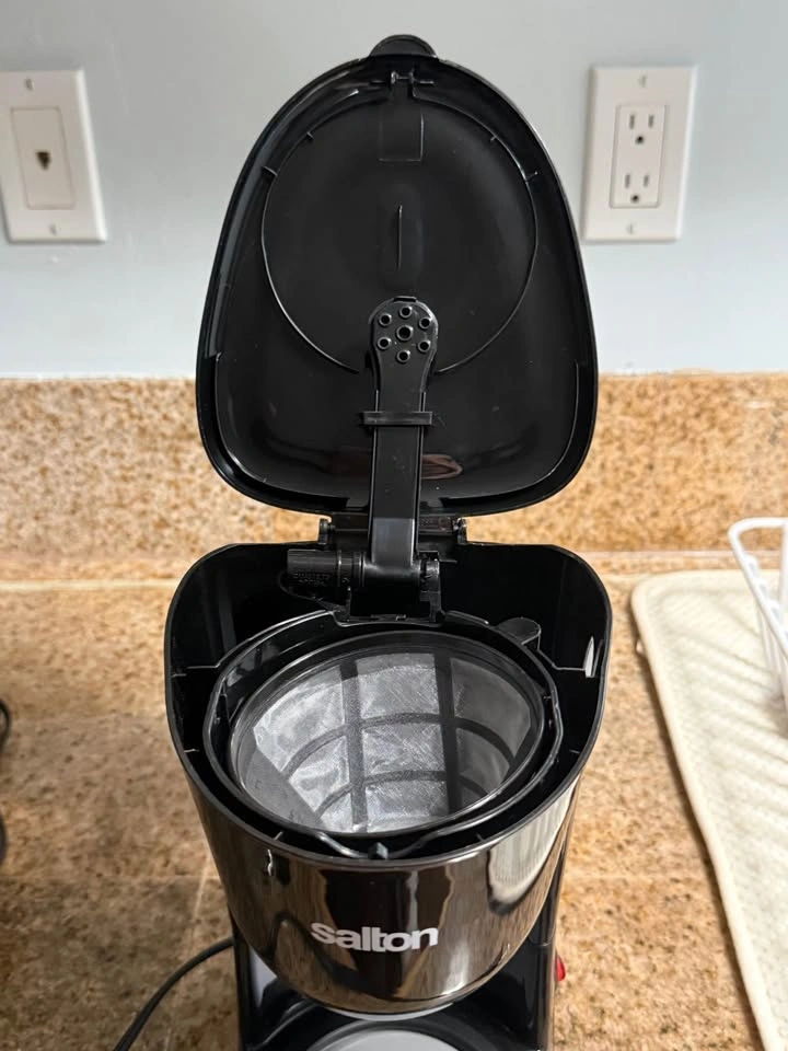Salton Coffee Pot - Pickup Only - photo 2
