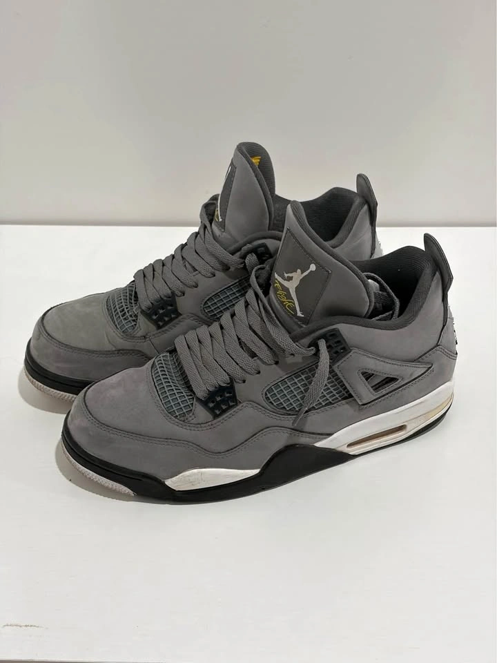 Jordan 4 Retro 'Cool Grey' Size 9.5 men’s