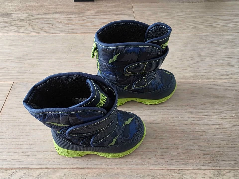 Size 6c toddler winter boots - photo 2