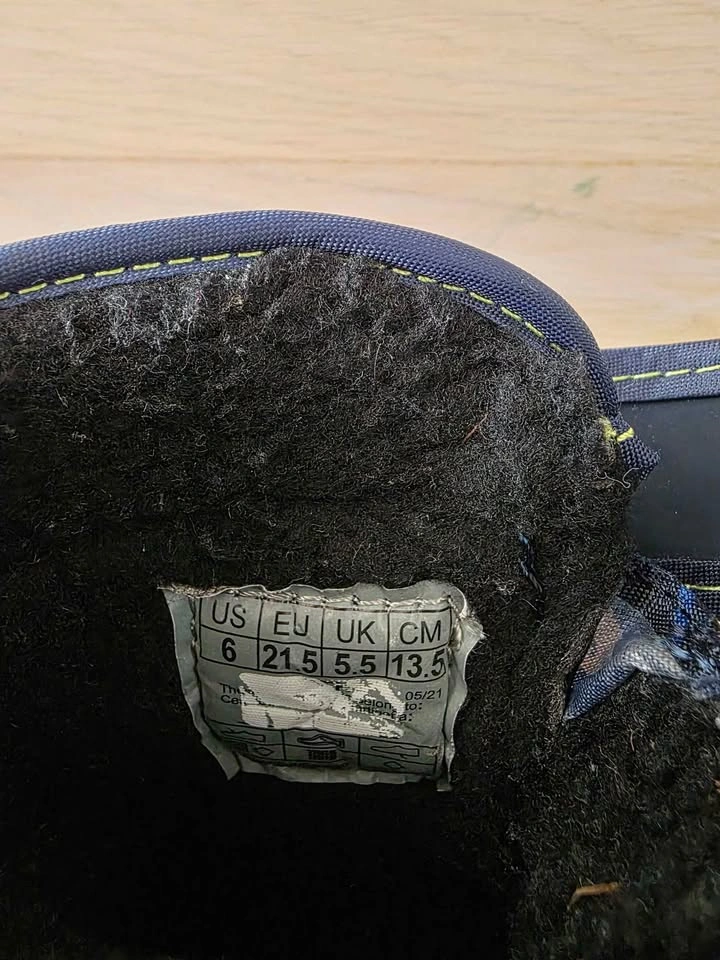 Size 6c toddler winter boots - photo 4