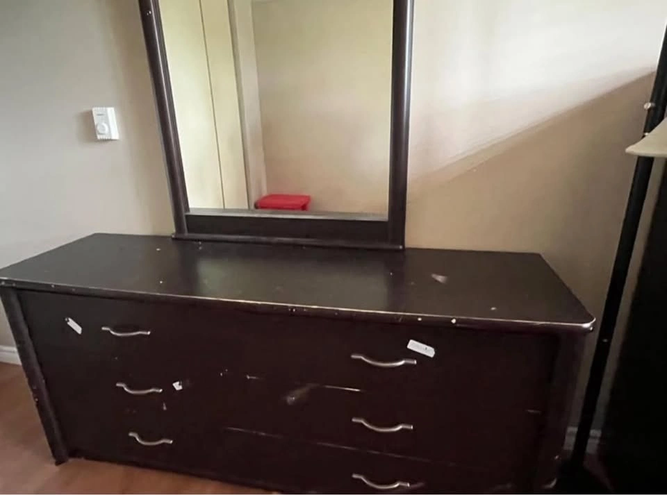 Dresser with Mirror - 6 Drawers - photo 2