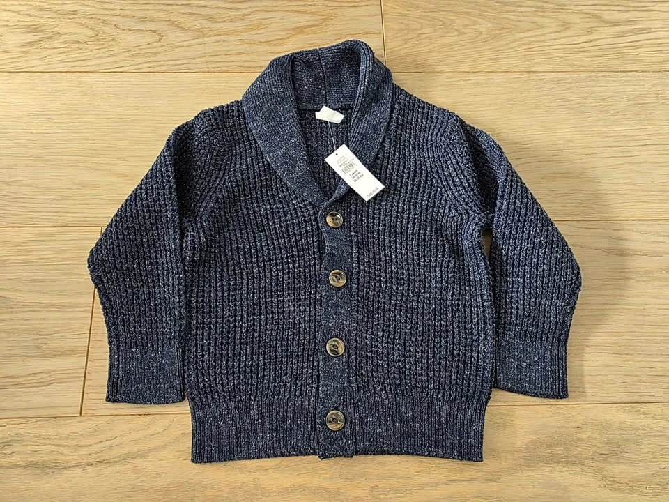 NEW 3T Gap sweater