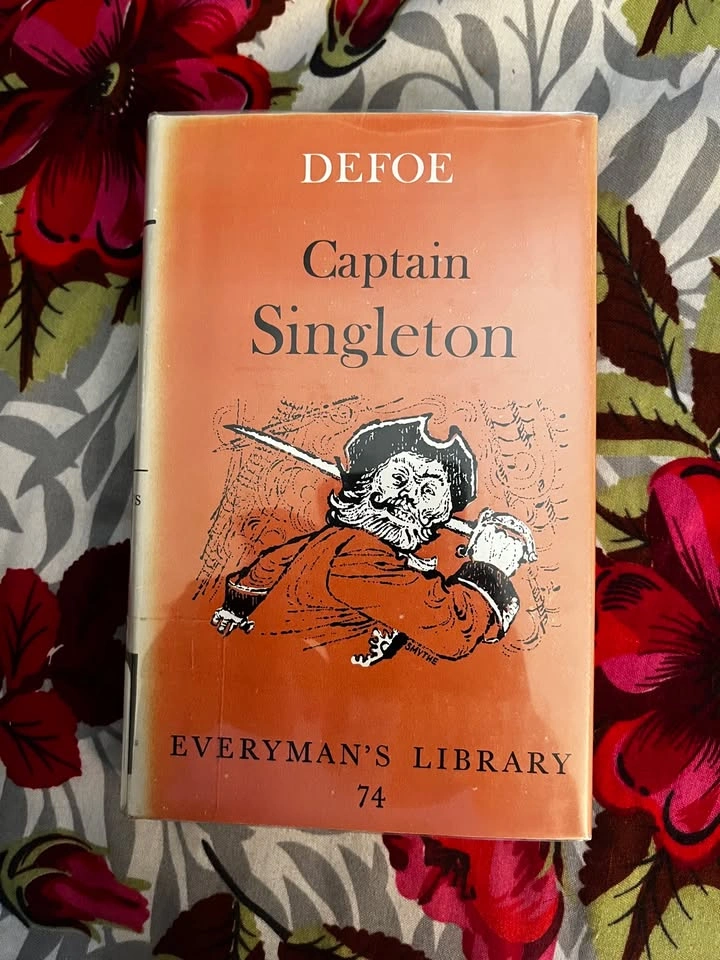 Fiction Books Lot - Reached, Extras, Captain Singleton - photo 4