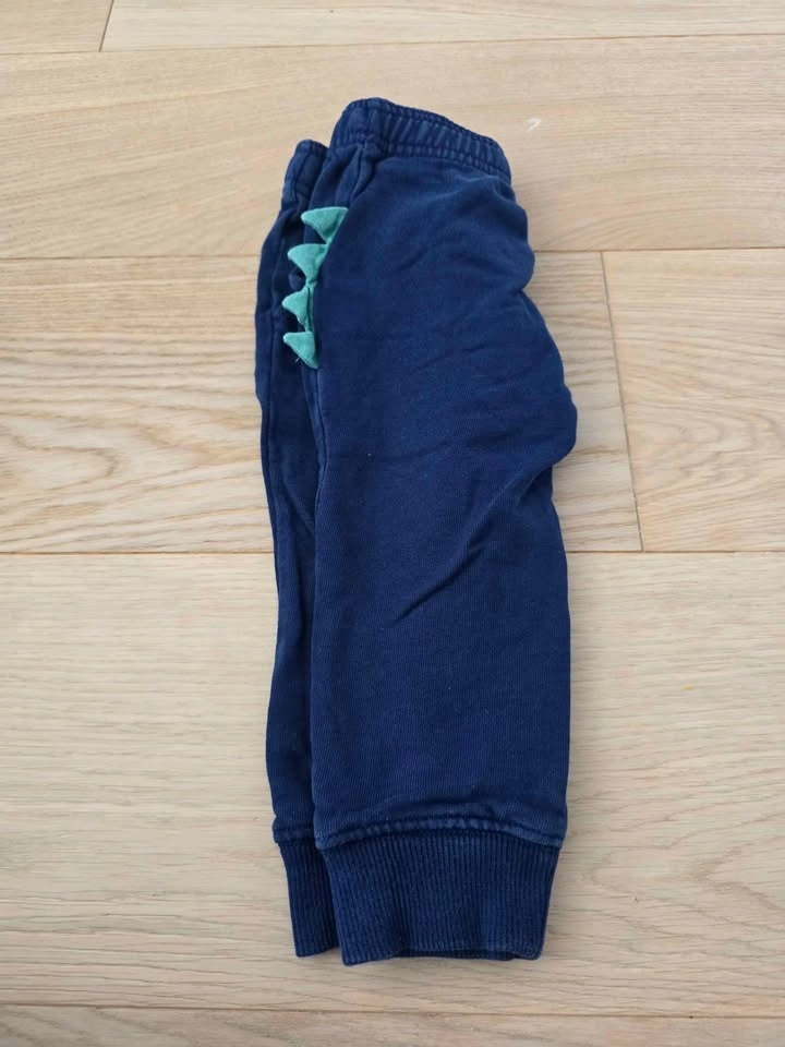 2T Carter's jogger pants with dinosaur spikes on the side - photo 2