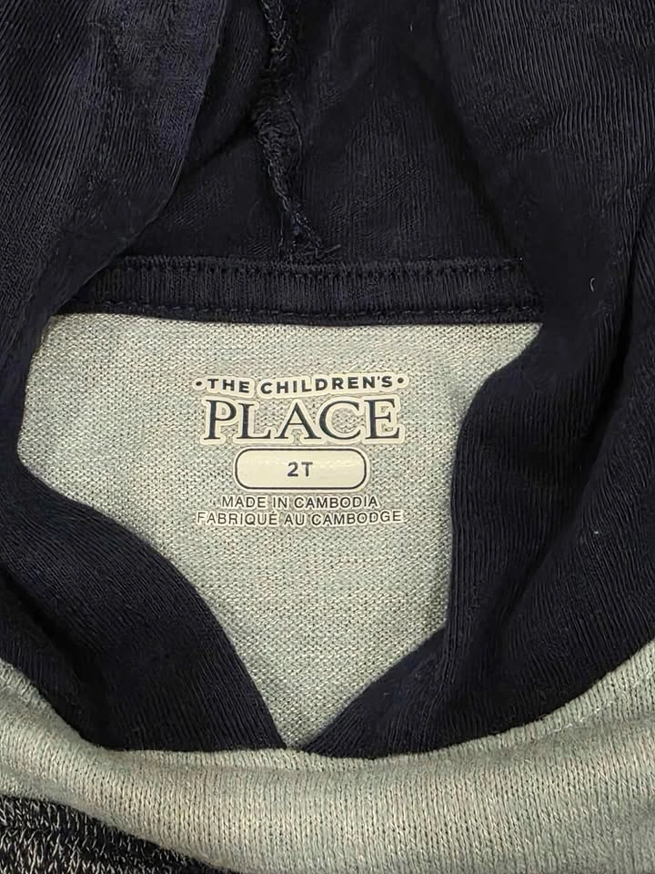 2T Children's Place sweater with hood - photo 2