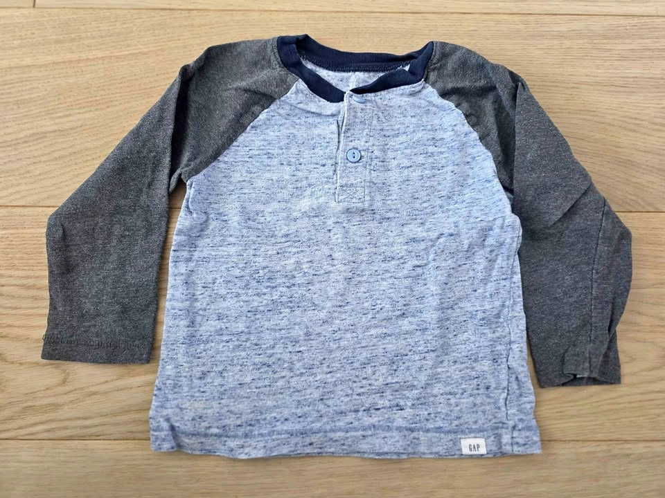 2T Gap long-sleeve shirt