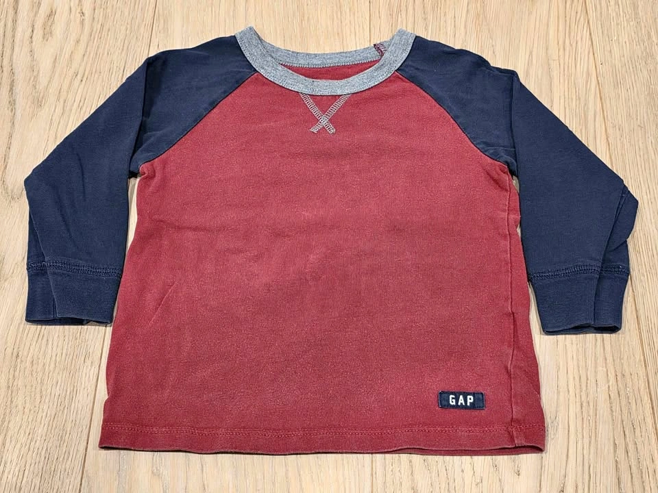 2T Gap long-sleeve shirt