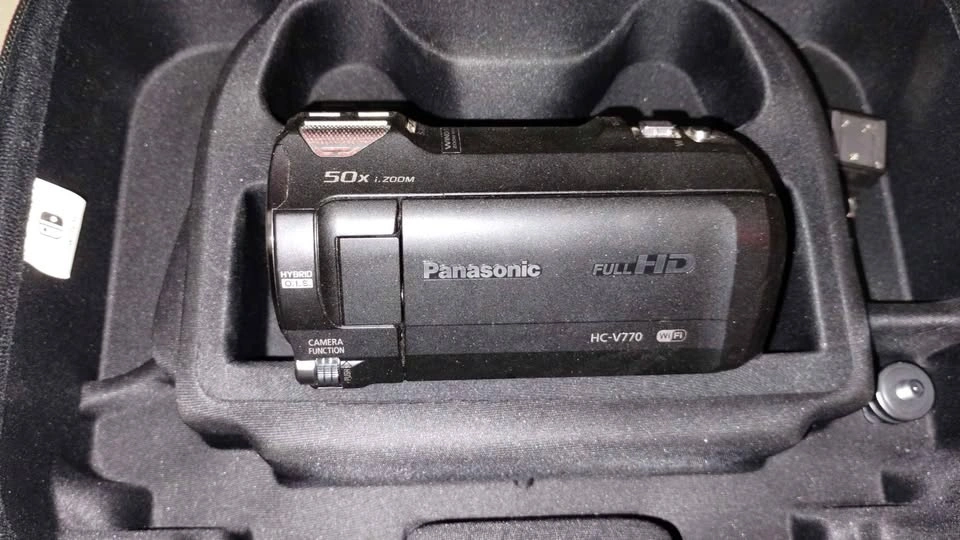 Panasonic HC-V770 Video Camera - photo 3