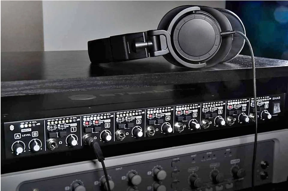 Sterling Audio 8-Channel Rackmount Headphone Mixer