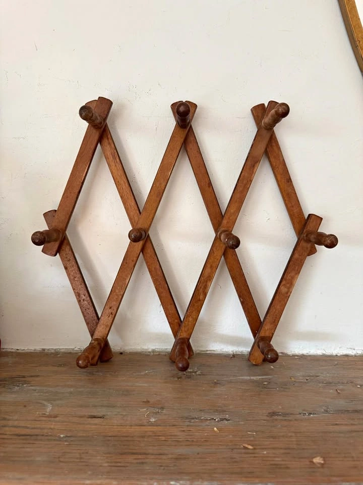 Vintage wood accordion-style wall rack / peg rack
