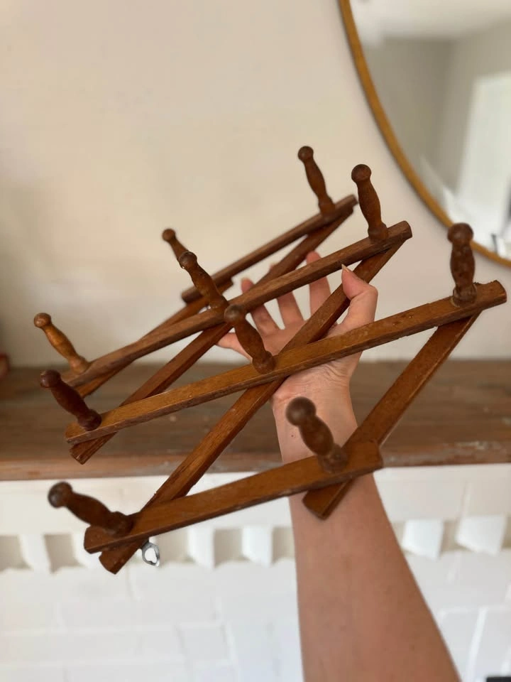 Vintage wood accordion-style wall rack / peg rack - photo 5