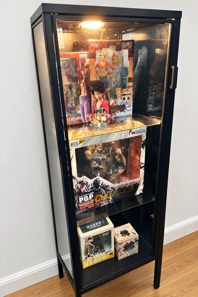 One Piece Megahouse P.O.P Figures & BLÅLIDEN Glass Cabinet