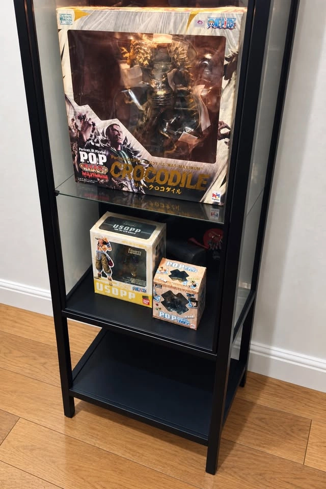 One Piece Megahouse P.O.P Figures & BLÅLIDEN Glass Cabinet - photo 2