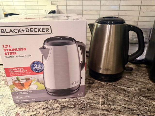 Black+Decker 1.7L Stainless Steel Cordless Electric Kettle - photo 3