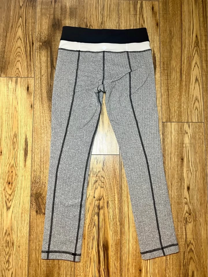 4-Piece Lululemon & Athleta Activewear Bundle (Size XS / 4) - photo 3
