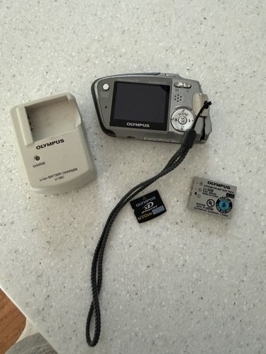Olympus Stylus Verve Digital Camera 4 MP Tested Working - photo 3