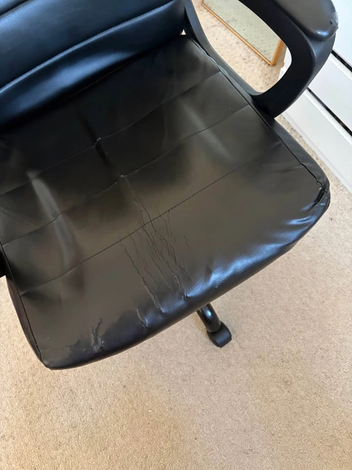 Black Faux Leather Ribbed Office Chair - photo 2
