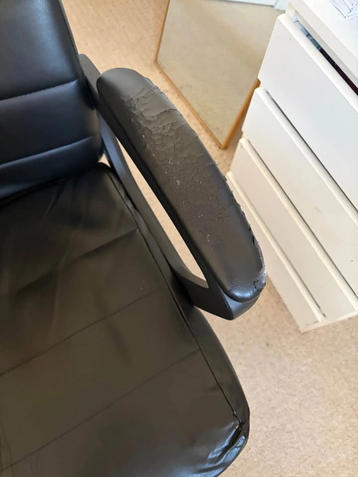 Black Faux Leather Ribbed Office Chair - photo 3