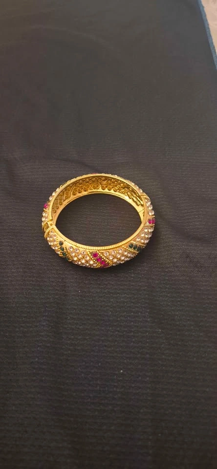 Gold-Tone Bracelet Bundle – Floral Cuff & Red/Green Stone Bangle - photo 5