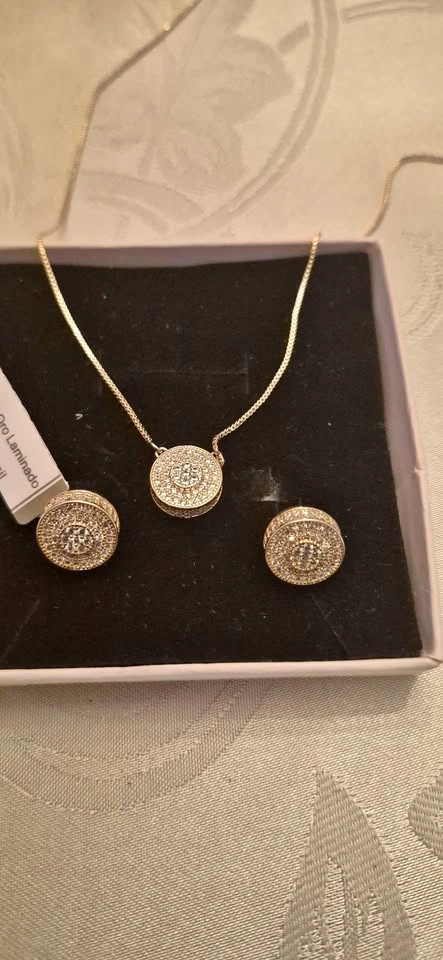 18k Oro Laminado Necklace & Earrings Set – Round Pavé CZ