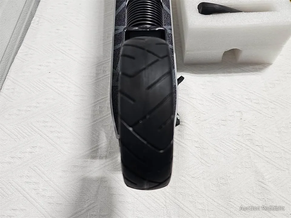 SWAGTRON Swagger 8 Electric Scooter - New, Open Box image indicator(4)