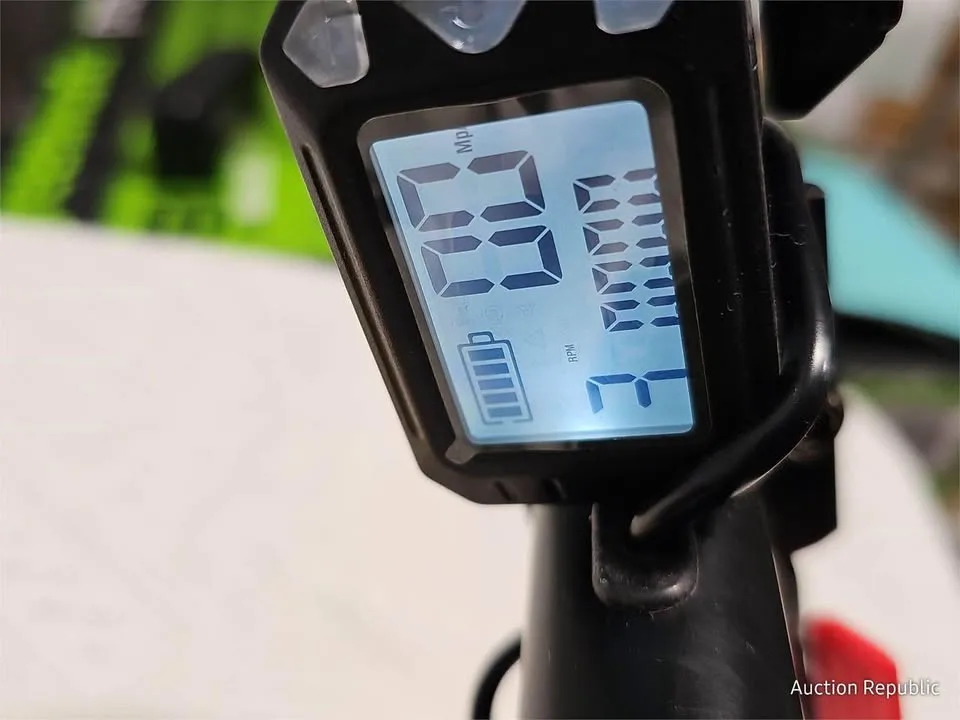 SWAGTRON Swagger 8 Electric Scooter - New, Open Box image indicator(5)